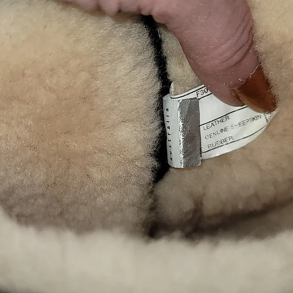 Ugg Avondale 3330 Studded Black Suede Sheepskin Lined Boots Size US‎ 6 - Picture 10 of 10